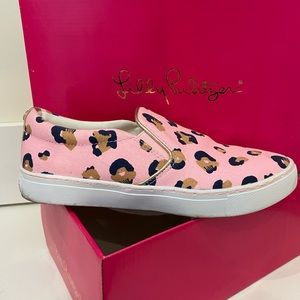 Lily Pulitzer size 7.5 slip on Julie sneakers in pink  blossom cheetah print